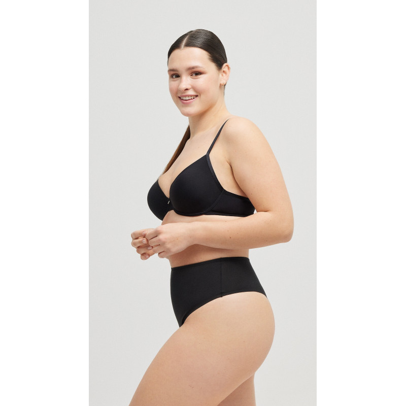 Ysabel Mora liekninančios kelnaitės