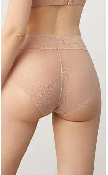 Ysabel Mora kelnaitės