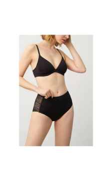 Ysabel Mora kelnaitės